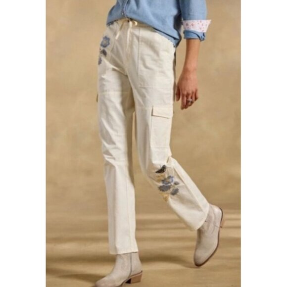 Sundance Pants - NWT! Sundance Starling Floral Embroidered Cargo Pants sz 8 Ivory Blue Flower